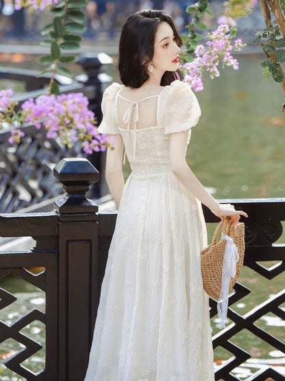 French square neck waist embroidered dress for women summer 2024 new style chic and beautiful tea break skirt fairy super fairy
