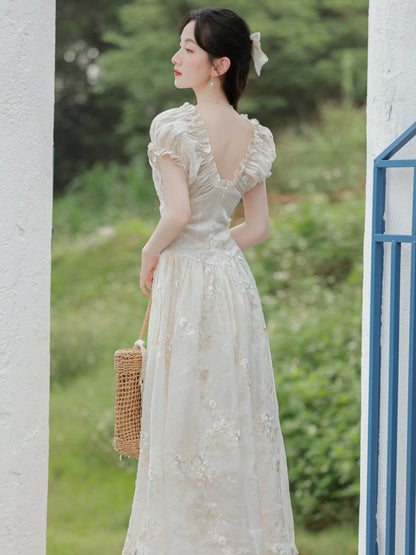 High-end heavy-duty embroidered beautiful dress for women summer 2024 new style French slim temperament v-neck long skirt
