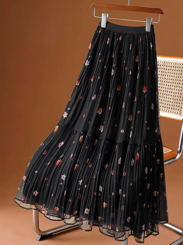 Mesh floral skirt for women 2025 spring and summer new elastic high waist slim medium and long pleated skirt with big swing