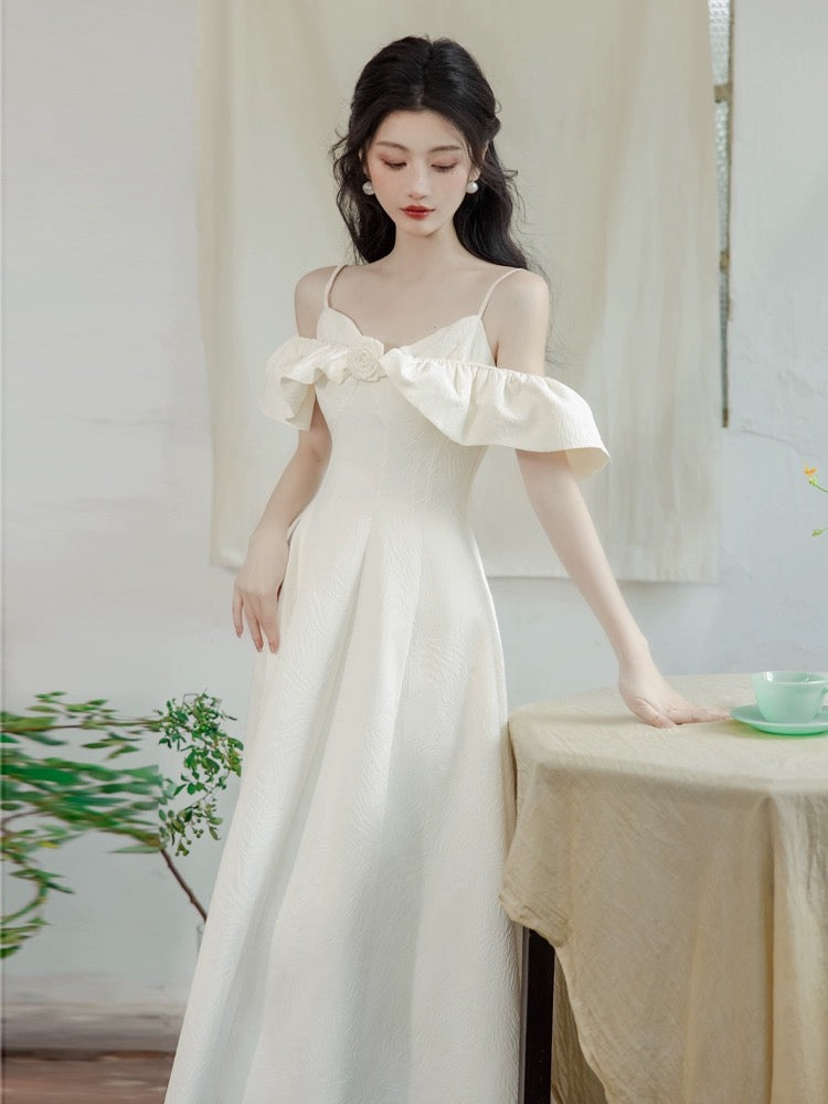 Tea break French design high-end white one-shoulder suspender dress super beautiful seaside vacation beach dress
