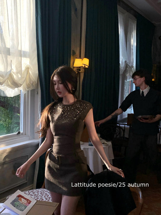 Lattitude/Yang Xiaolu Anna Jiang Miu-style heavy-duty rhinestone and gemstone embellished elegant waist-cinching wool dress