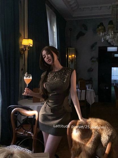 Lattitude/Yang Xiaolu Anna Jiang Miu-style heavy-duty rhinestone and gemstone embellished elegant waist-cinching wool dress
