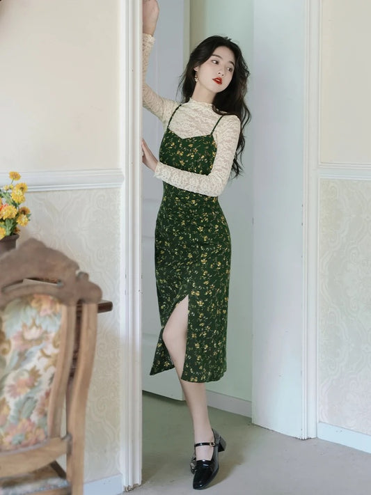 Green corduroy floral suspender skirt two-piece set 2024 early spring temperament super fairy high-end forest style outfit set