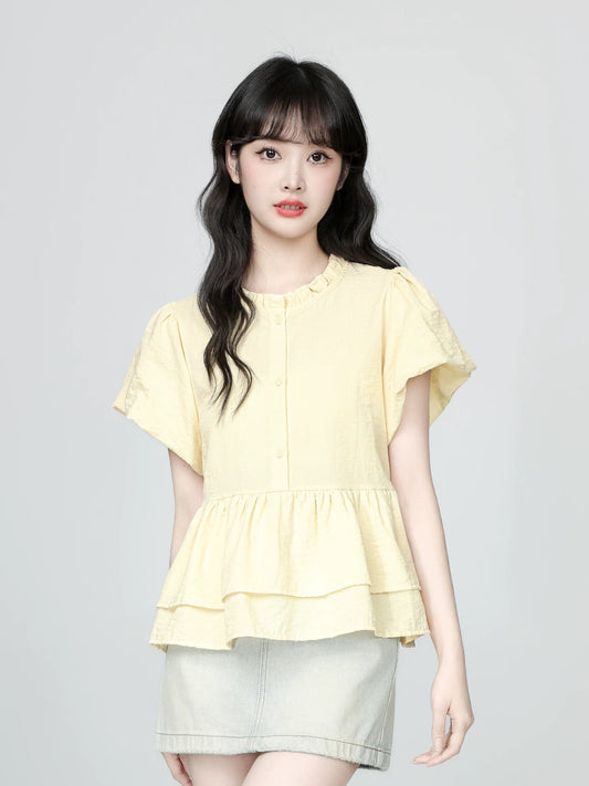 French-style yellow short-sleeved shirt for women, new summer 2026 design, puff sleeves, ruffled hem, short top.
