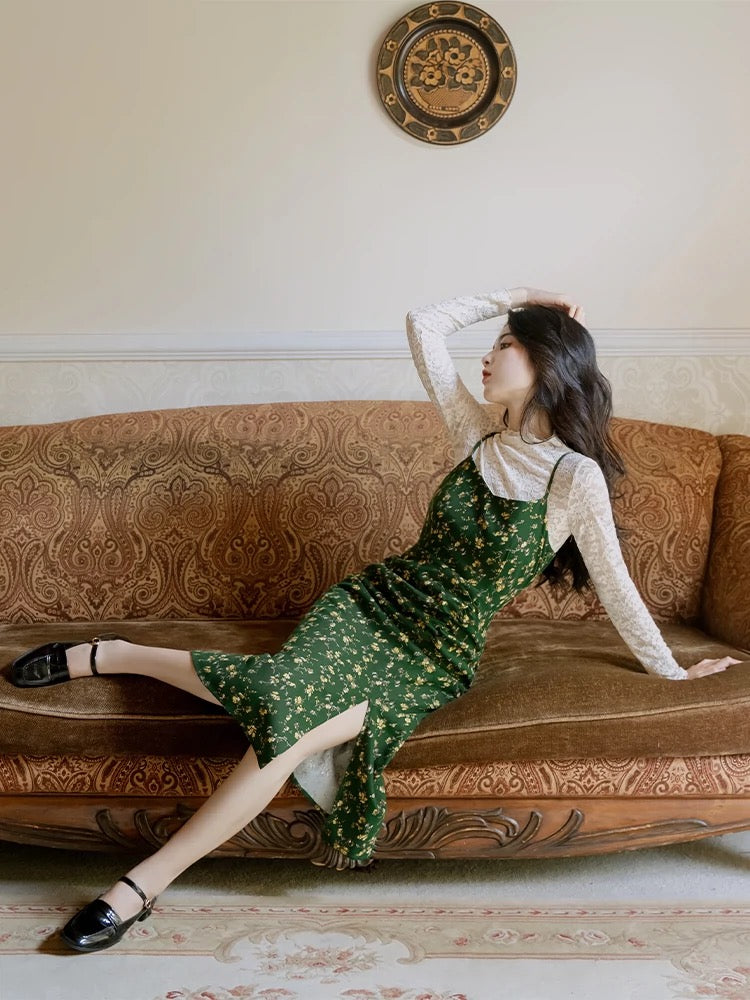 Green corduroy floral suspender skirt two-piece set 2024 early spring temperament super fairy high-end forest style outfit set