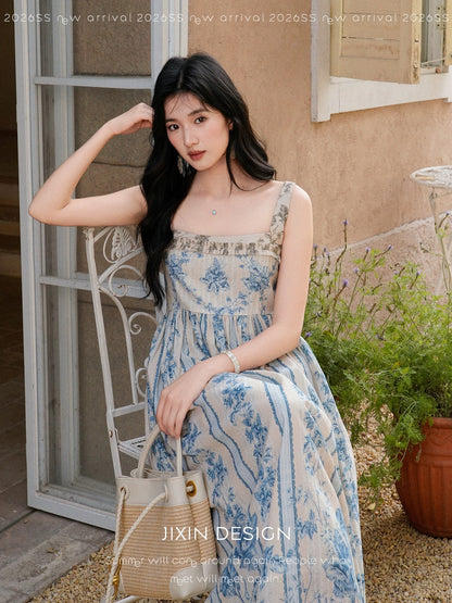 Send a letter to "Lanting" French hand-painted retro-style printed resort-style long dress with a square neckline and spaghetti straps.