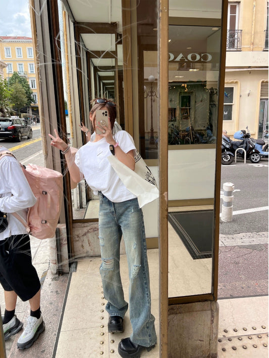 Xinlei Lin is hotly recommended in this issue! Private super complex washed summer refreshing ripped jeans