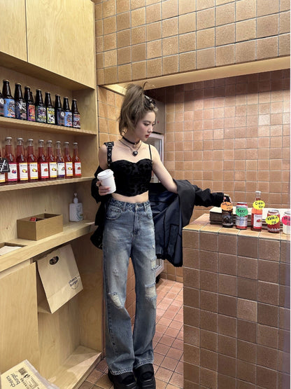 Xinlei Lin is hotly recommended in this issue! Private super complex washed summer refreshing ripped jeans
