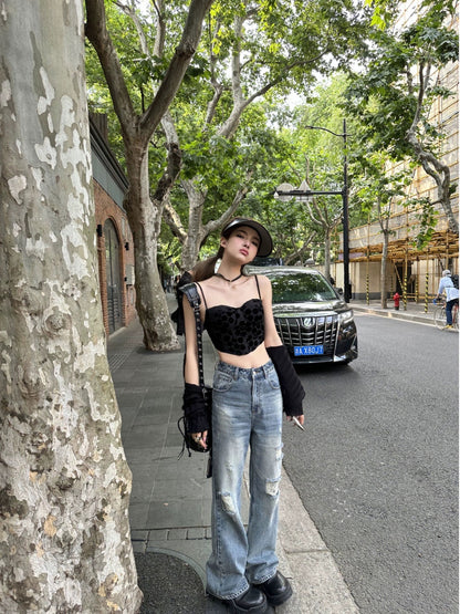 Xinlei Lin is hotly recommended in this issue! Private super complex washed summer refreshing ripped jeans