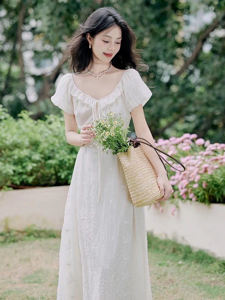 Tea break French dress summer 2024 new style chic and beautiful temperament super fairy high-end Hepburn style little white dress