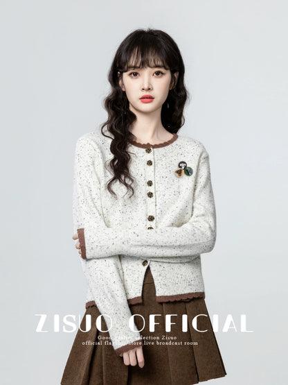Retro round neck knitted cardigan for women, new spring and autumn 2026 style, unique design, color-blocked sweater jacket, short top.