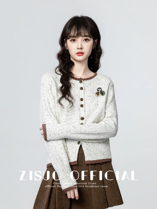 Retro round neck knitted cardigan for women, new spring and autumn 2026 style, unique design, color-blocked sweater jacket, short top.