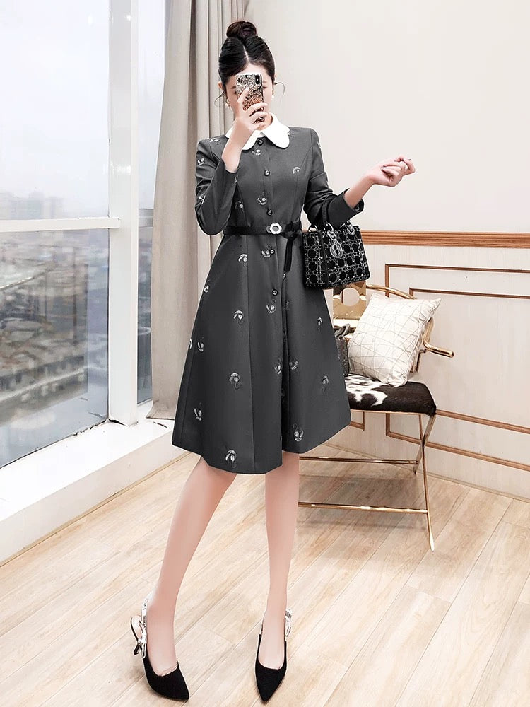 Celebrities' high-end outfits with skirts, women's clothing, 2024 new autumn and winter clothing, mid-length age-reducing coats and inner dresses