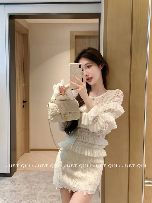 JustQin "Amorous Goddess" 2026 New Collection: Women's Layered Cut-Out Sweater (Merino Wool & Alpaca Blend) with Waist-Defining Fit