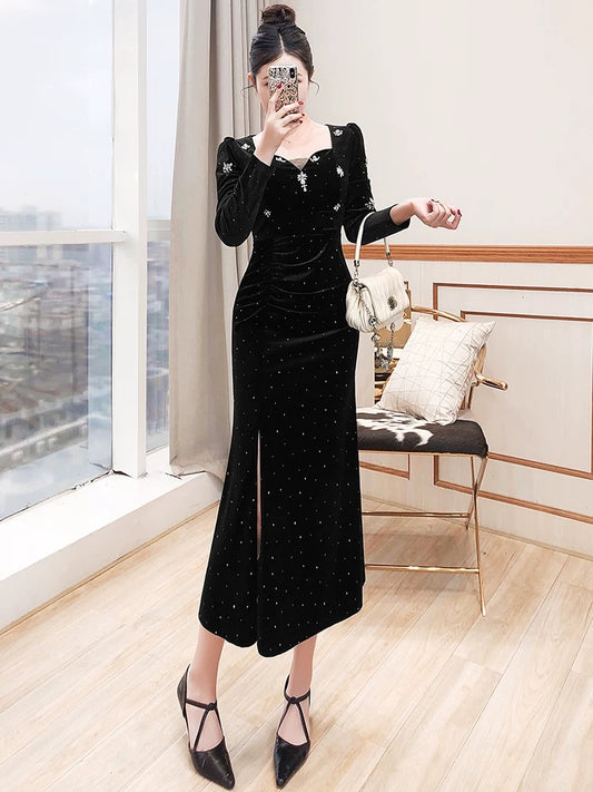Rich girl little black skirt women's 2025 new autumn and winter long hip-covering sexy velvet inner dress
