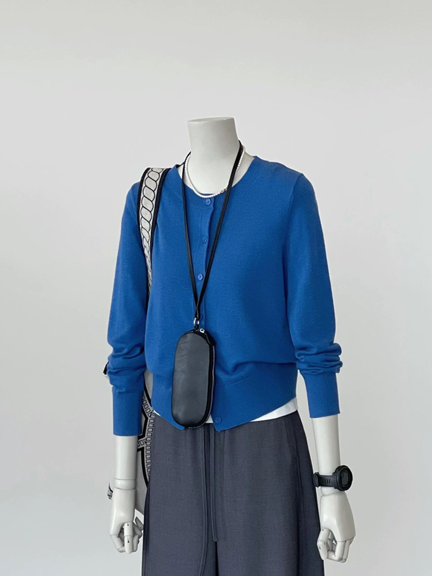 CHAO-level recommendation! Autumn breeze ~ Korean blue round neck slimming cardigan soft and loose knit sweater for women