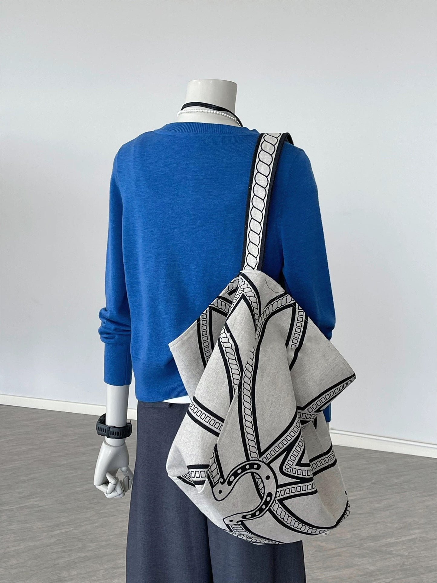 CHAO-level recommendation! Autumn breeze ~ Korean blue round neck slimming cardigan soft and loose knit sweater for women