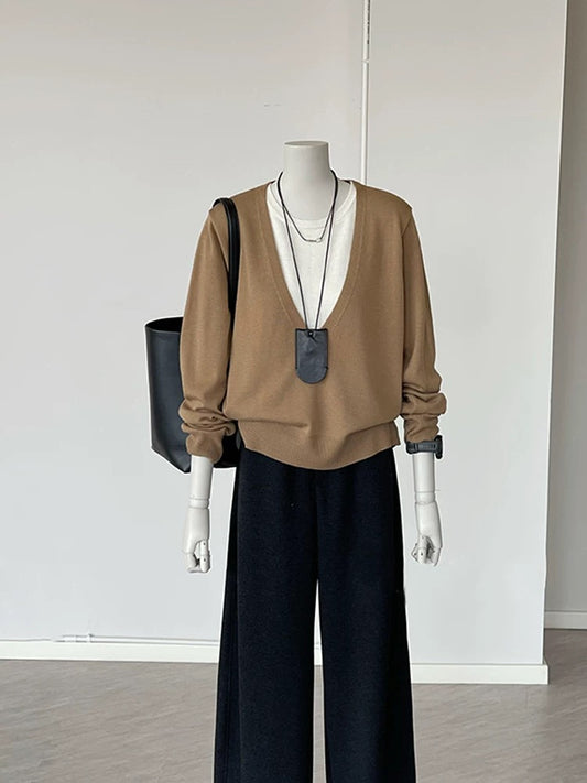 CHAO-level recommendation! Minimalism ~ Korean version of the khaki large U-neck sweater women's lazy loose knitted top