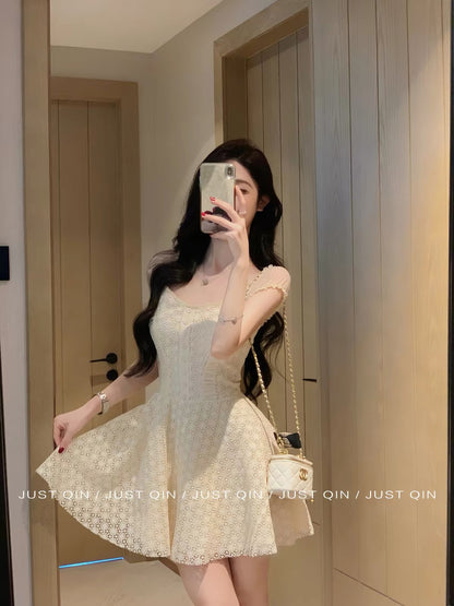 JustQin [My Beauty] 2026 New Autumn Women's Short Dress – Stylish, Waist-Defining, Patterned Cut-Out Design