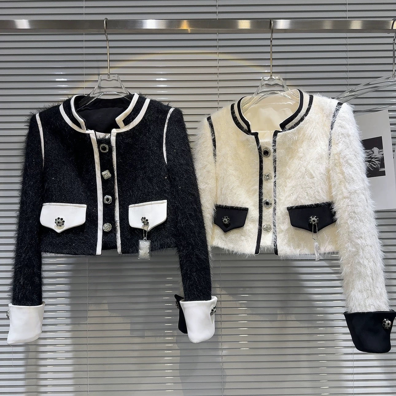 [In Stock] 2025 Winter New Style-inspired High-End Rhinestone Button Mink Fleece Down Lined Short Jacket Top