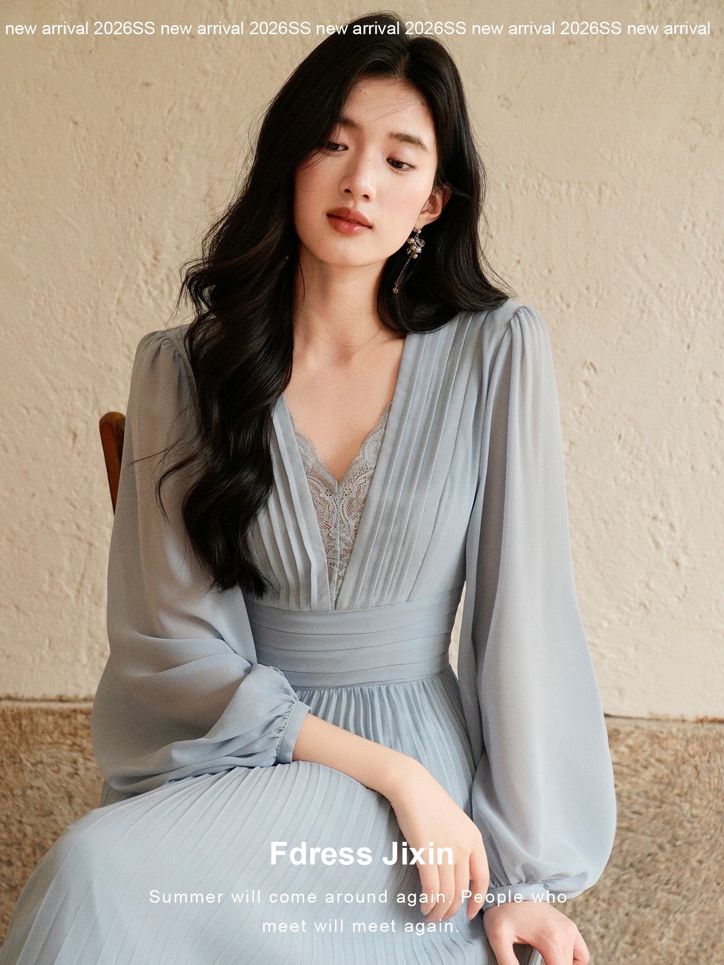 Send a letter: 2026 Spring New Arrival Lace V-Neck High-End French Style Women's Long-Sleeved Accordion Pleated Skirt