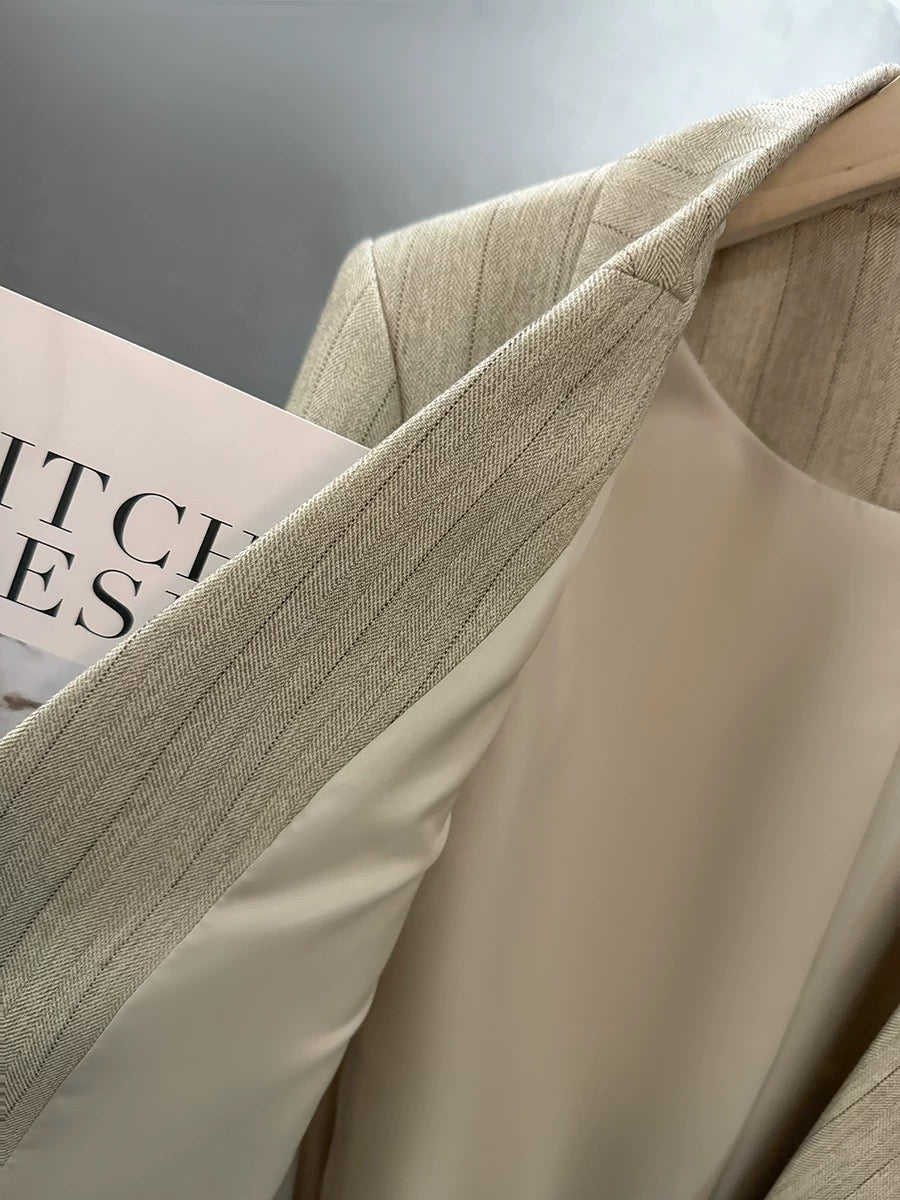 Design high-end retro striped suit jacket for women 2025 new spring and autumn versatile temperament niche suit trend