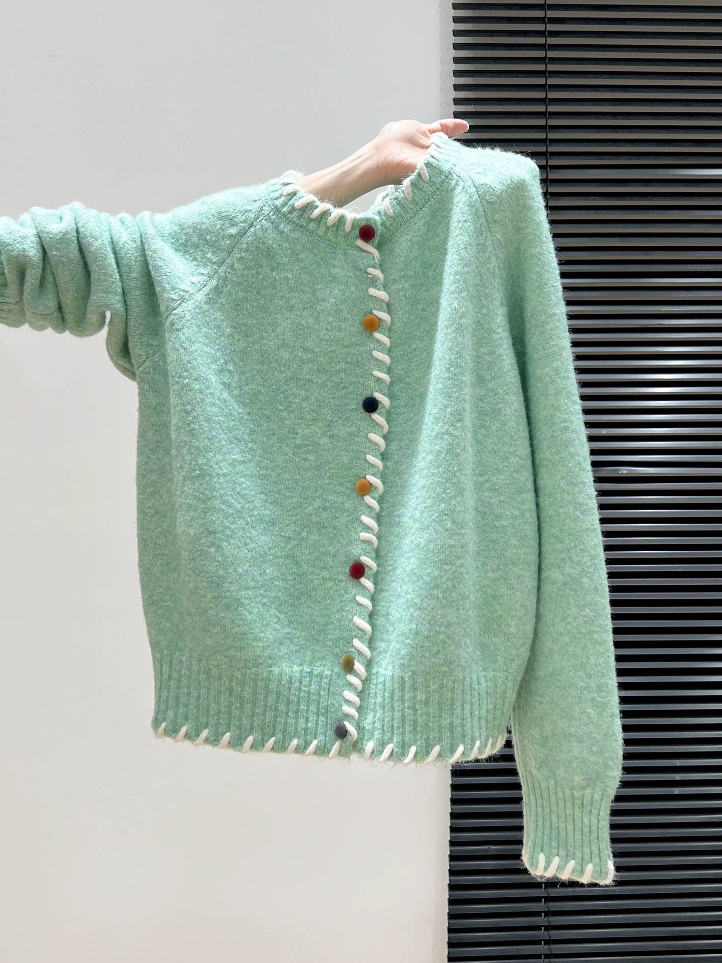 Green lazy round neck knitted cardigan long sleeve sweater thickened women 2025 autumn and winter wear coat loose top