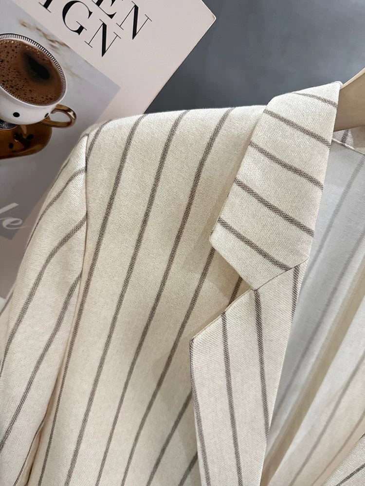Beige striped commuter thin suit jacket for women 2025 new summer high-end three-quarter sleeve Korean suit trend