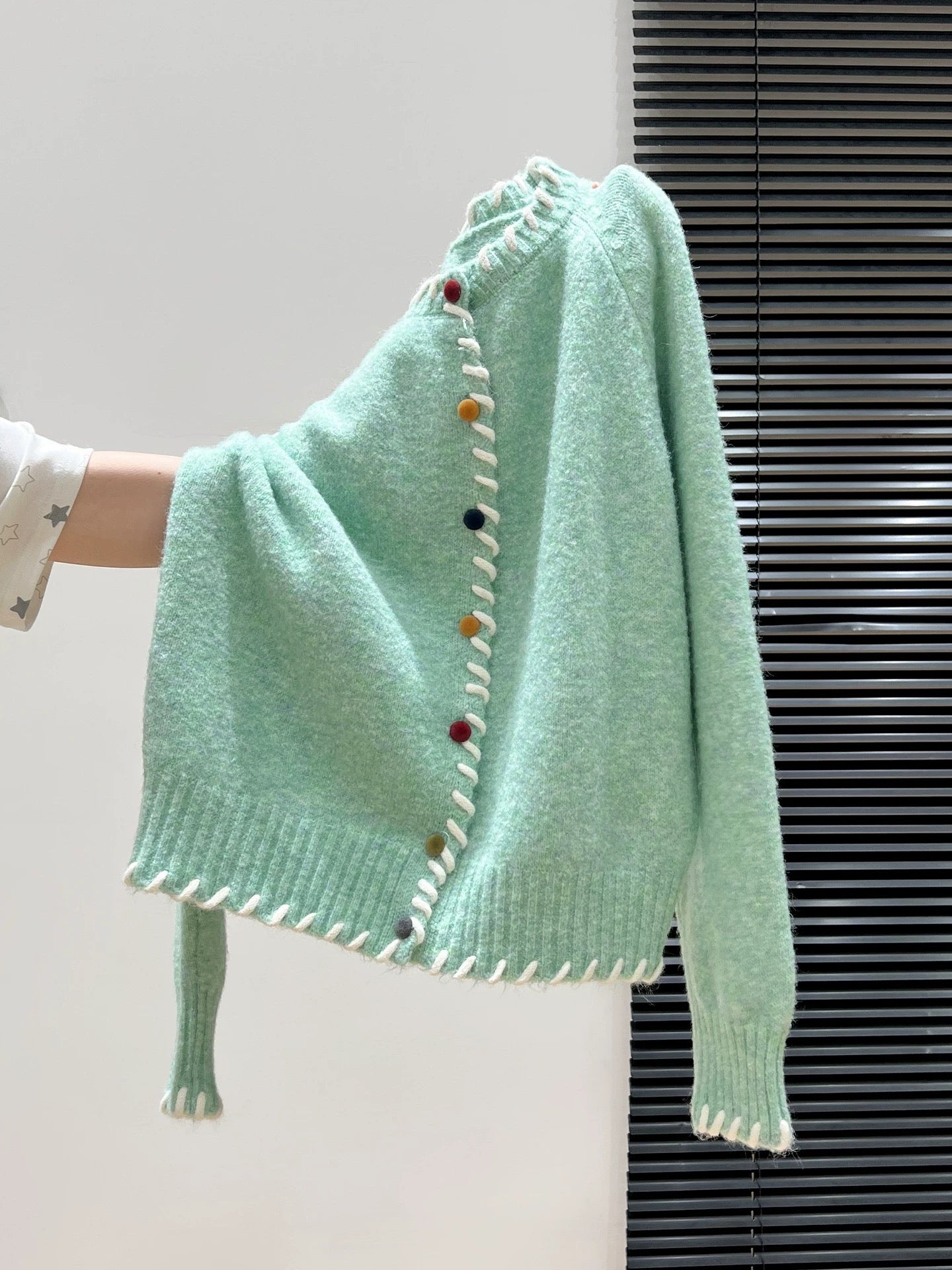 Green lazy round neck knitted cardigan long sleeve sweater thickened women 2025 autumn and winter wear coat loose top