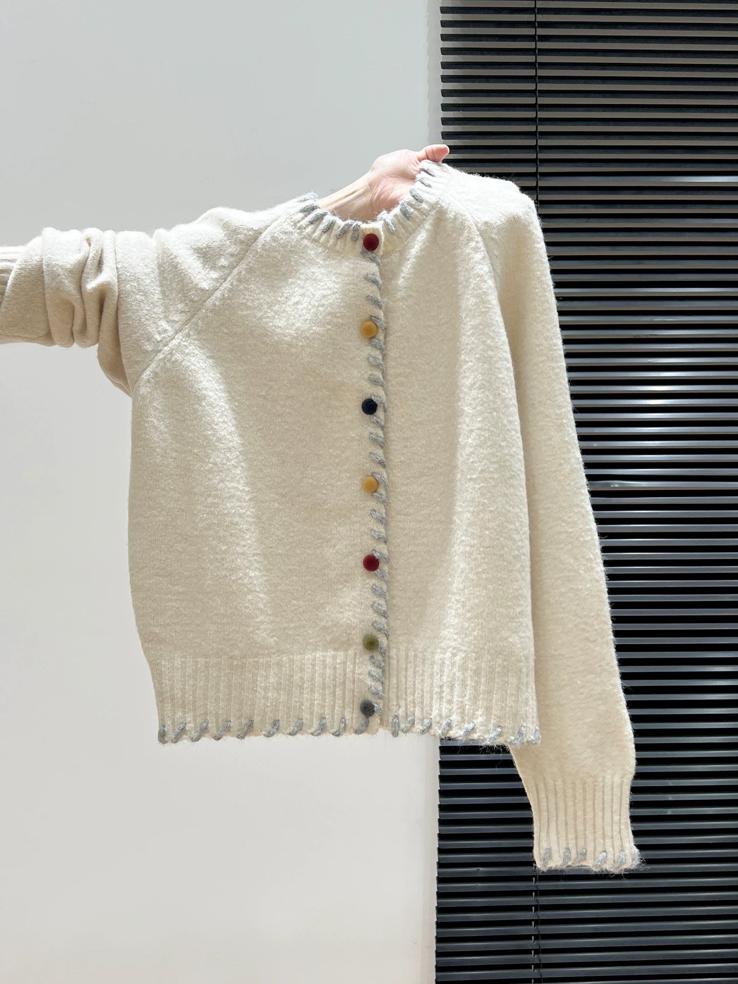 Green lazy round neck knitted cardigan long sleeve sweater thickened women 2025 autumn and winter wear coat loose top
