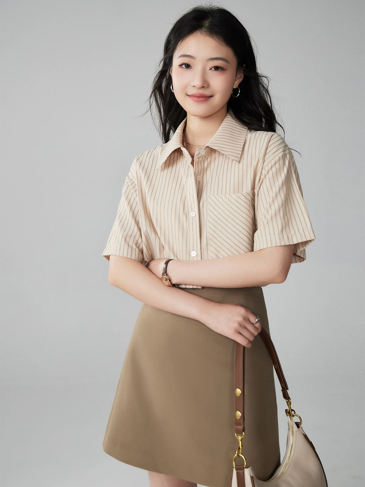 Yakejia green striped short-sleeved shirt for women in summer, loose and breathable, not stuffy, professional commuting, versatile shirt