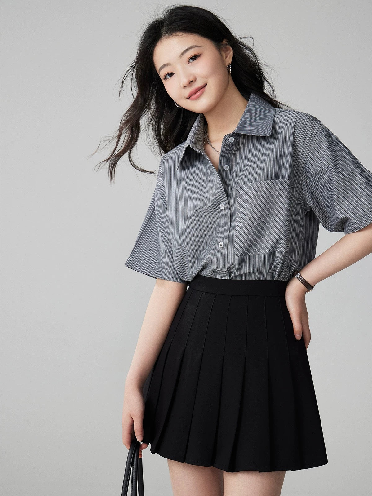 Yakejia green striped short-sleeved shirt for women in summer, loose and breathable, not stuffy, professional commuting, versatile shirt