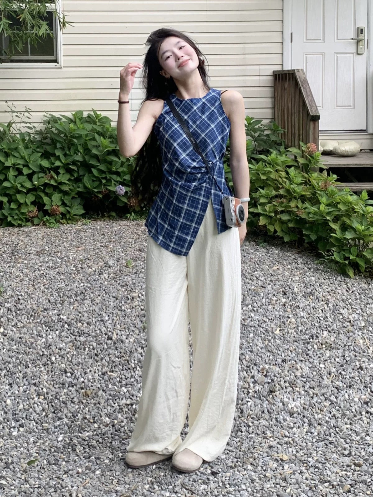 Fashionable summer two-piece suit for street style, irregular slit vest top, casual wide-leg pants, unique and chic suit for women