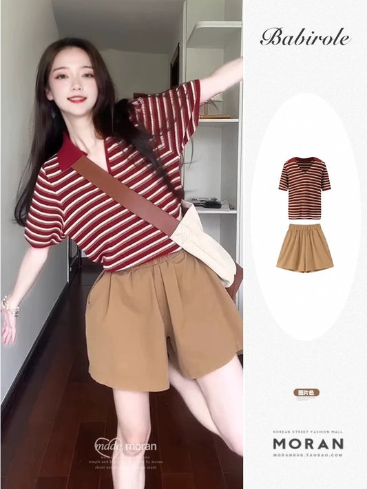 In summer, a complete set of casual age-reducing red striped polo shirts, loose shorts, two-piece suit for small people