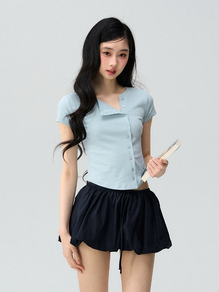 OIOI ESSE French-style fitted top with a flattering, slimming silhouette. Summer single-breasted short-sleeved T-shirt/base layer.