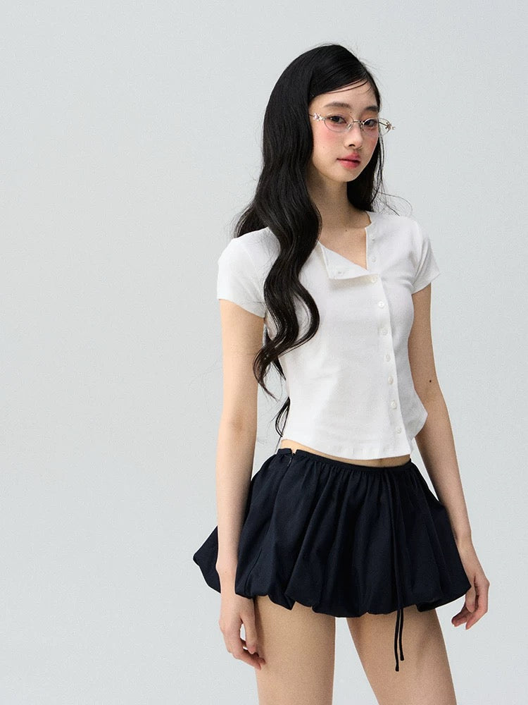 OIOI ESSE French-style fitted top with a flattering, slimming silhouette. Summer single-breasted short-sleeved T-shirt/base layer.