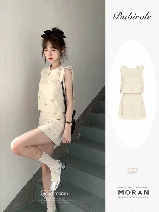 French style summer style sleeveless vest top and skirt two-piece suit for petite women with a high-end temperament