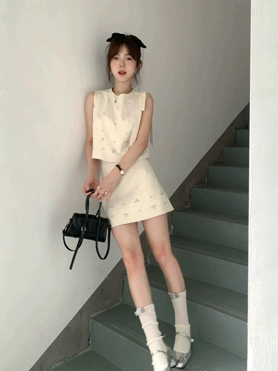 French style summer style sleeveless vest top and skirt two-piece suit for petite women with a high-end temperament