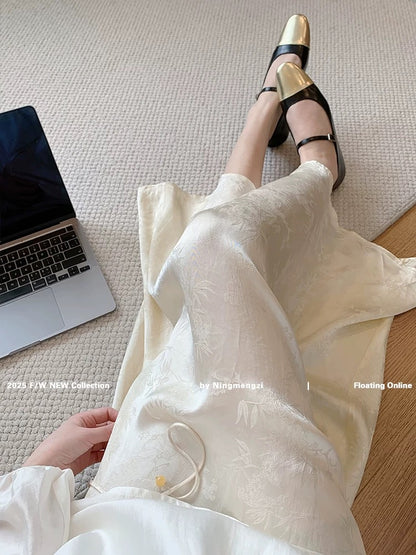 New Chinese style white acetate satin jacquard midi skirt for women, 2025 new style, hip-covering, slimming, flowing, traditional Chinese style long skirt.