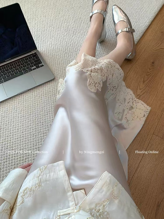 Champagne-colored lace-trimmed new Chinese style acetate midi skirt for women, 2026 spring new style, elegant, slimming, bodycon skirt.