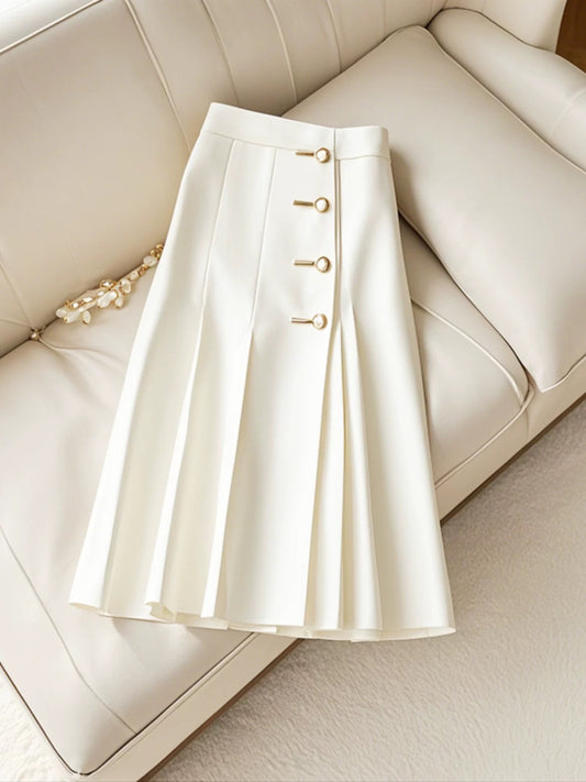 This year's most popular style is a drapey, high-end, super-good-looking, unique, niche white skirt for women in summer.