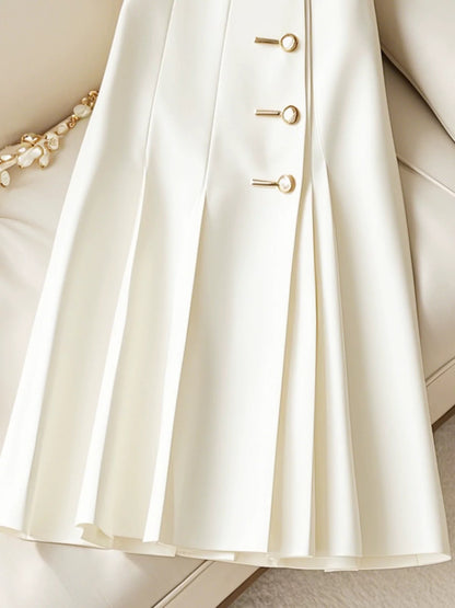 This year's most popular style is a drapey, high-end, super-good-looking, unique, niche white skirt for women in summer.