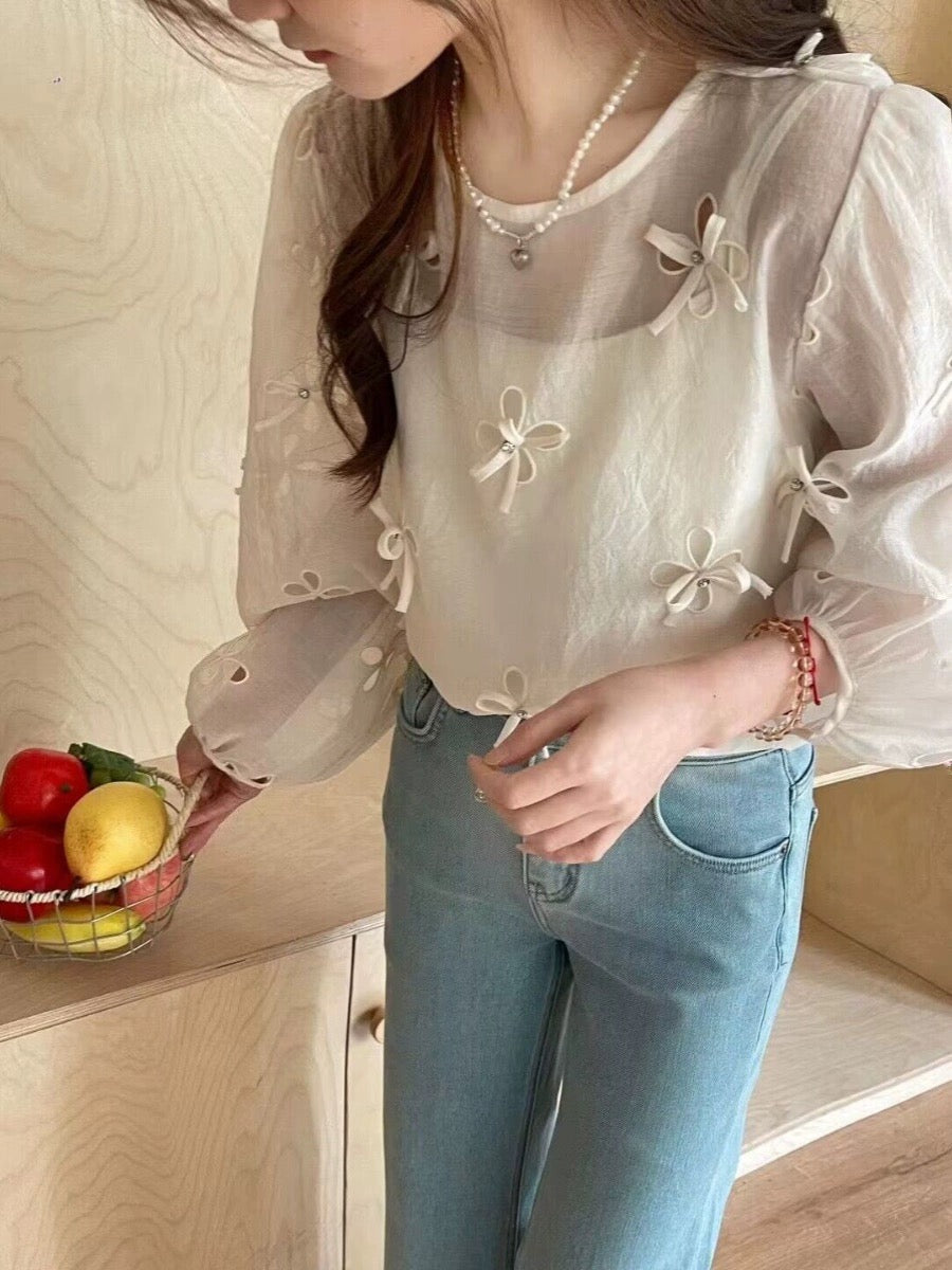 Wo Xing Wo Xiu 2001 Spring Bow Hollow Embroidery Flowers Puff Sleeve Shirt Tops Suspenders Two-piece Set for Women