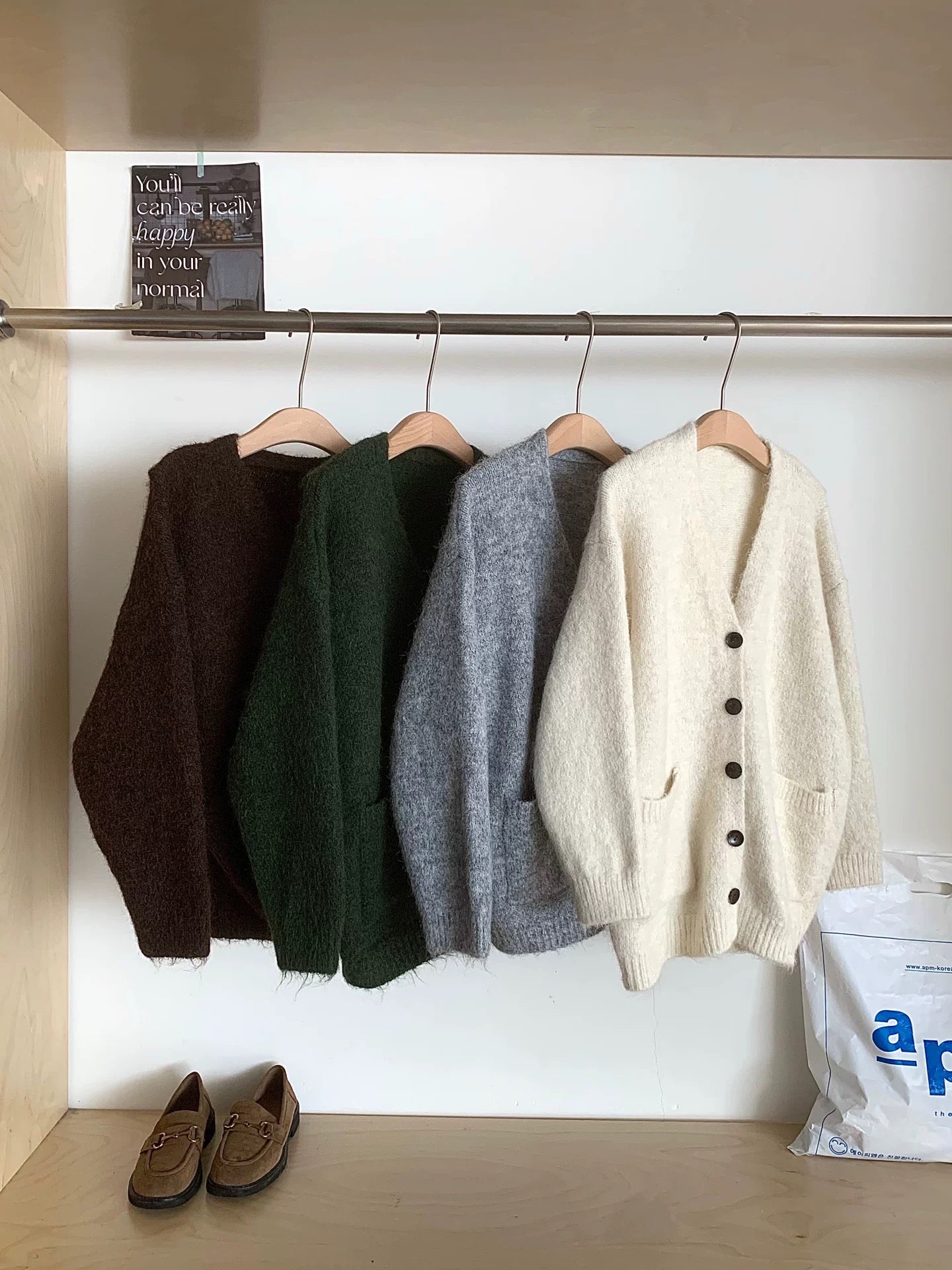 RENA Korean style v-neck sweater jacket for women autumn and winter lazy style loose slim soft long-sleeved knitted cardigan