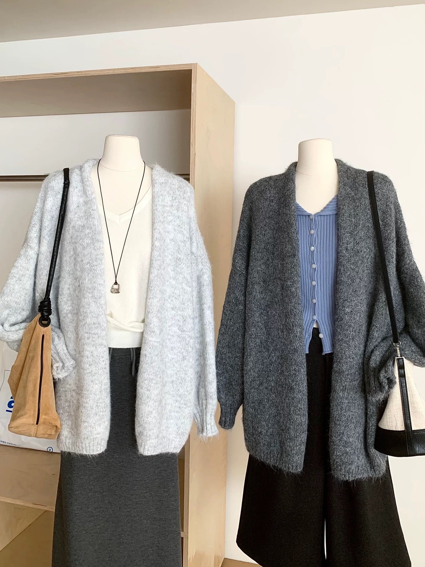 RENA lazy style simple loose V-neck sweater jacket tops women's autumn age-reducing soft and casual knitted cardigan
