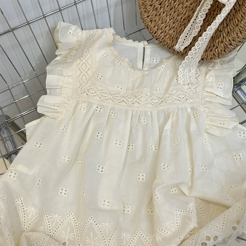 "Moonlight Tea" Dongdaemun Heavy Industries embroidered hollow shirt for women with unique design and small flying sleeves top
