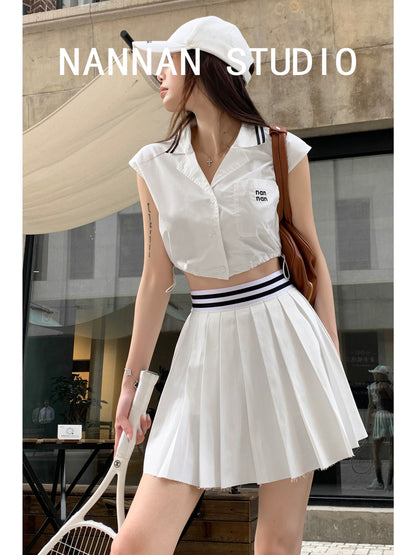 Full of energy! Contrast color navy collar short-sleeved shirt single-breasted crop top high-waisted pleated skirt two-piece set for women