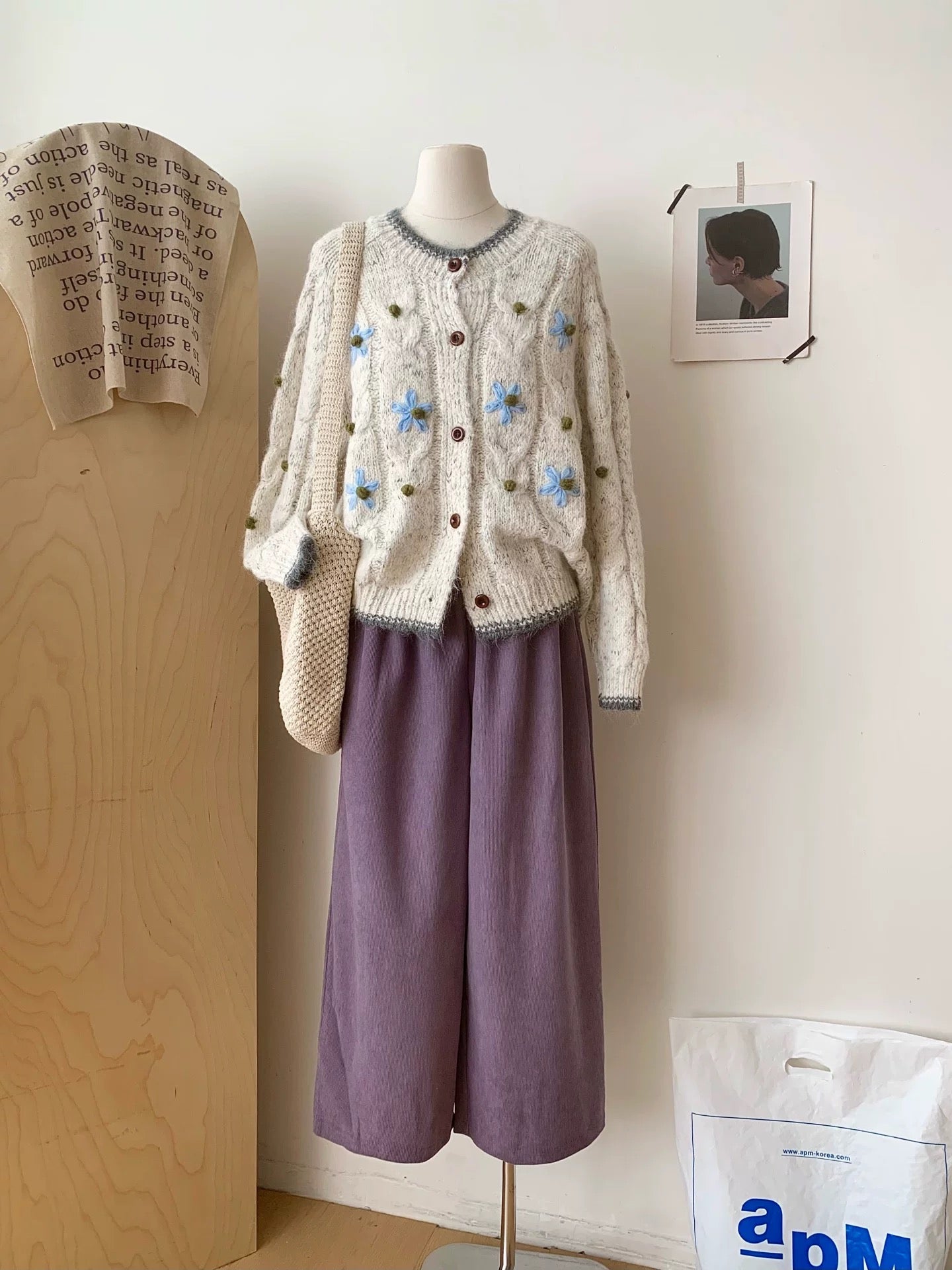 RENA retro three-dimensional flower round neck knitted cardigan women's autumn and winter high-end hand-crocheted long-sleeved sweater jacket