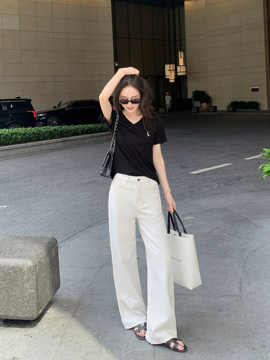 Maven Lin's versatile white high-waisted, retro-style loose-fitting straight-leg cotton wide-leg jeans for women.