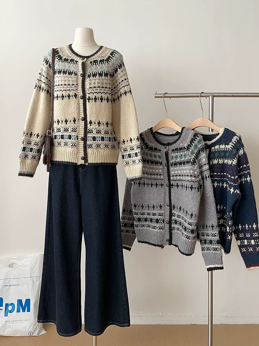 RENA autumn and winter atmosphere heavy round neck Fair Isle jacquard design soft waxy sweater jacket warm cardigan women